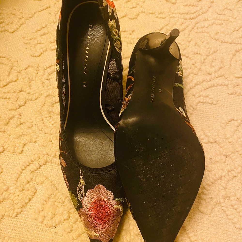 Zara Heels Size 9/40